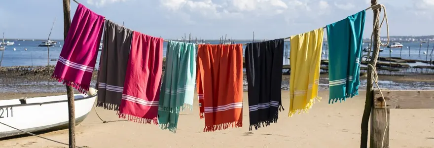 les draps de plage comme une serviette polyvalente
